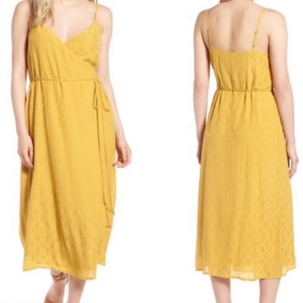 Hinge jacquard wrap dress